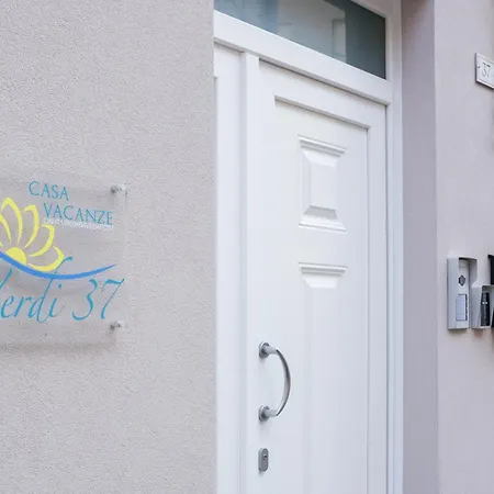 Casa Verdi 37 Zaffiro *